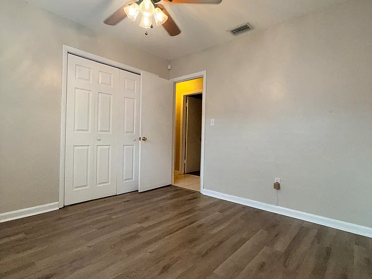 913 Orange Isle #B — Photo 9