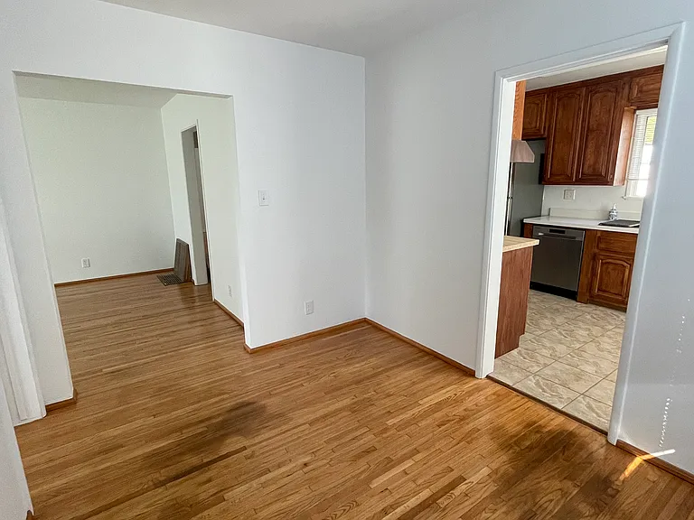 6048 Hardwick St — Photo 18