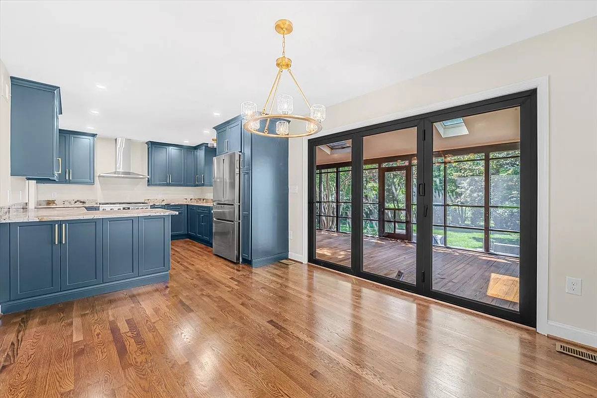 6 bed, 2800 sqft, $7,000 — Photo 3