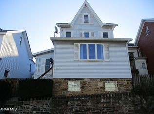 327 Crawford Ave, Altoona, PA 16602