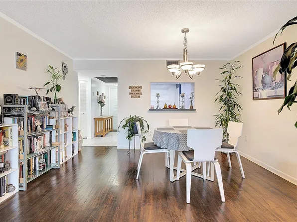 1100 Colony Point Cir APT 302, Pembroke Pines, FL 33026