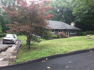 9 Pawnee Ter, West Milford, NJ 07480