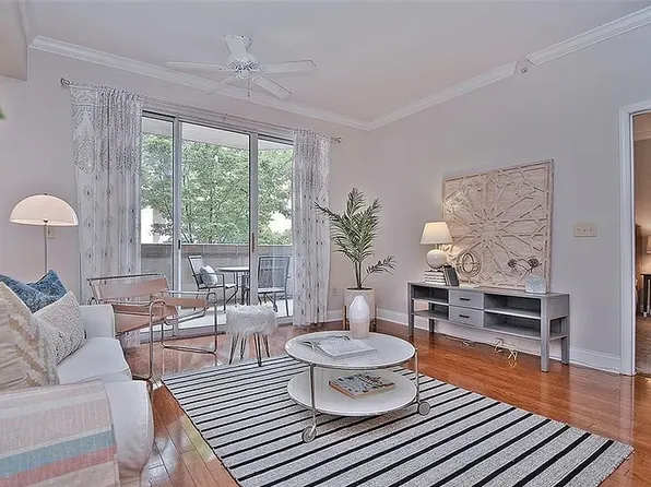 300 W 5th St, Charlotte, NC