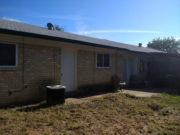 1026 Pleasant Valley Ln — Photo 12