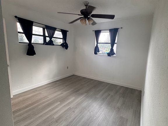 3rd image of 610 Yucatan Dr