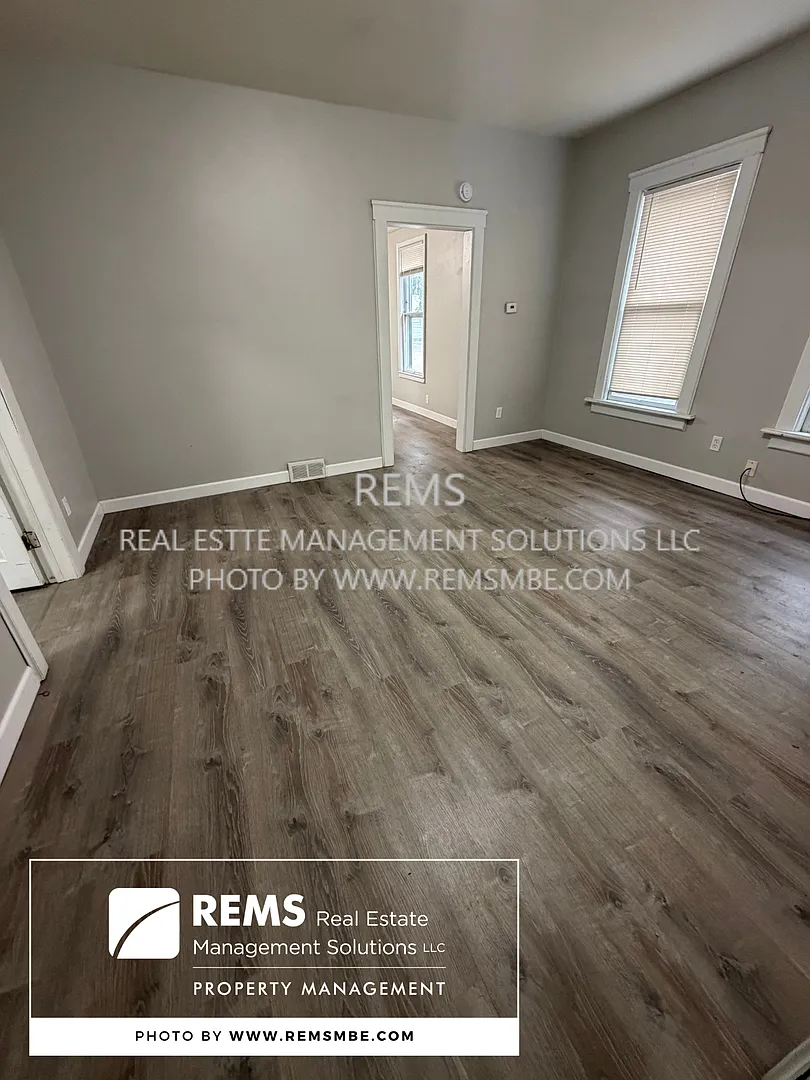947 Williamson Street — Photo 3