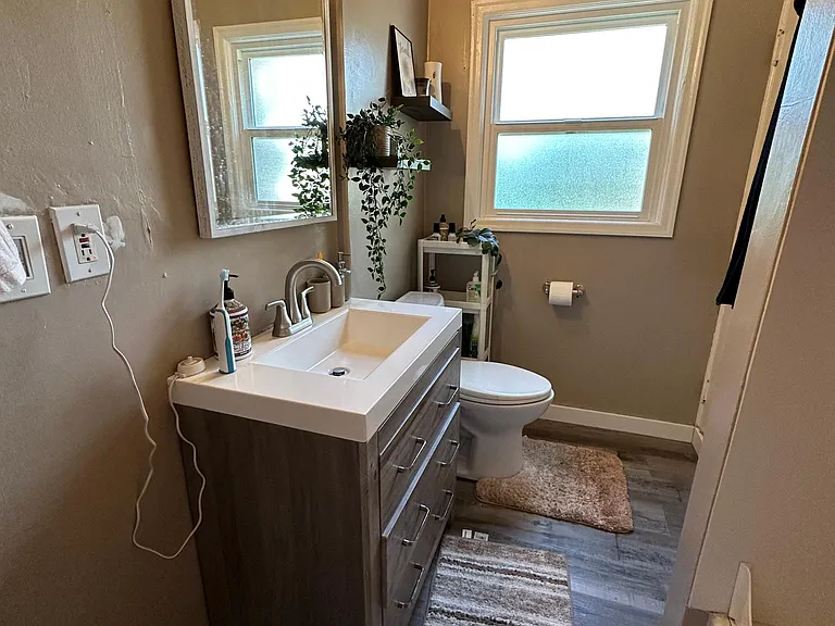 8301 NE Hassalo St — Photo 13