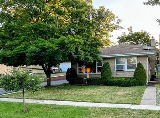 9346 S 82nd Ct, Hickory Hills, IL 60457