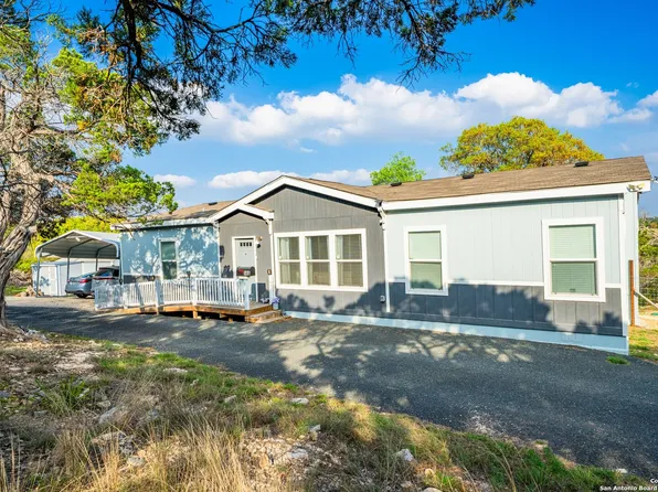 566 Ingram Hills Rd, Ingram, TX 78025