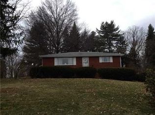 1621 Edwards Dr, Washington, PA 15301