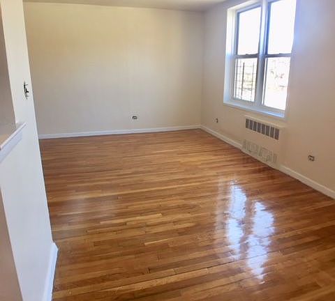 5th image of 6555 Broadway APT 4L