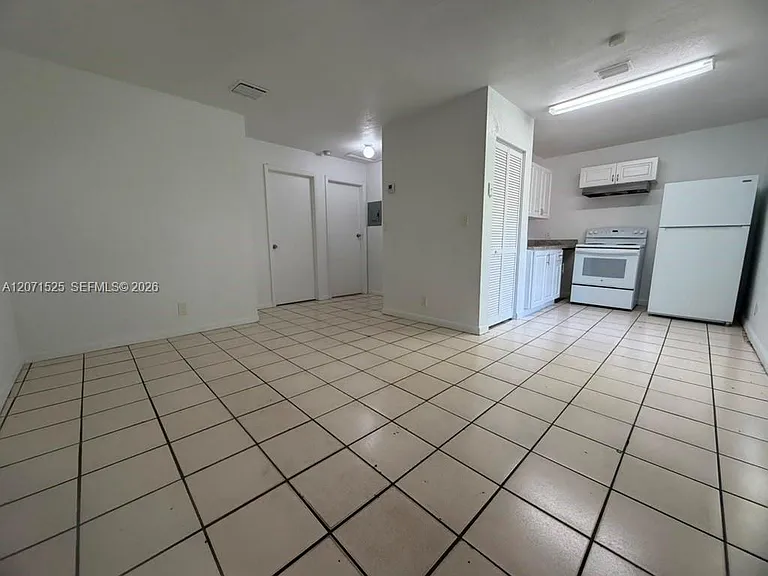 919 NW 2nd Ave #3 — Photo 1