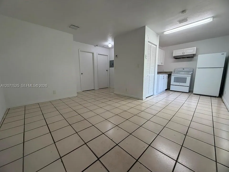 919 NW 2nd Ave #3