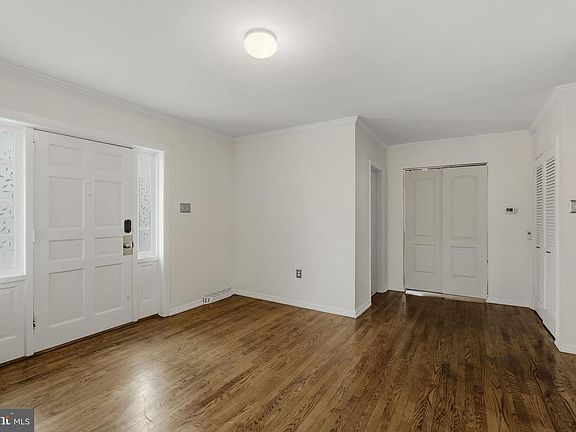 5th image of 2301 Edgewood Rd