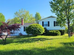 6008 Darby Rd, Cicero, NY 13039