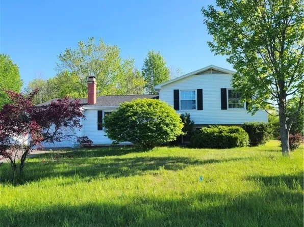 6008 Darby Rd, Cicero, NY 13039