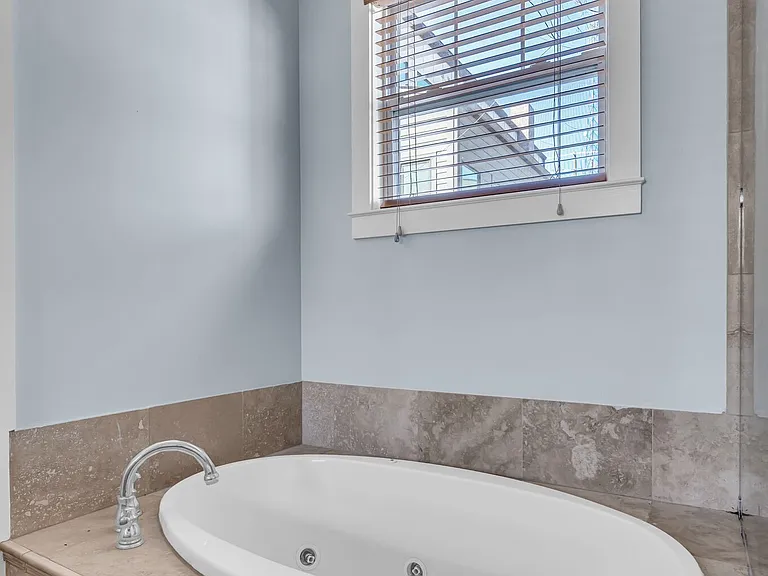 1109B S Douglas Ave — Photo 43