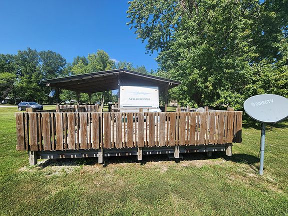 4th image of 3603 Jones Dr