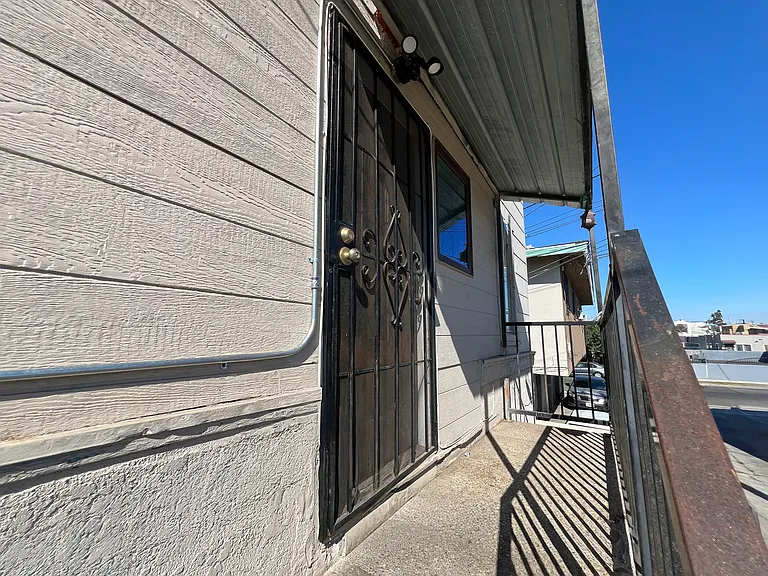 2388 Linden Ave #2388 — Photo 10