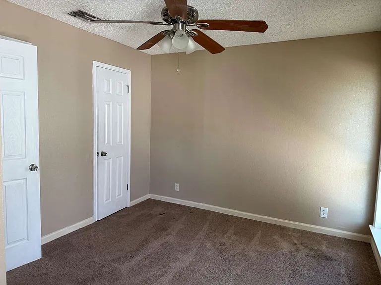 10571 Starcrest Dr — Photo 22