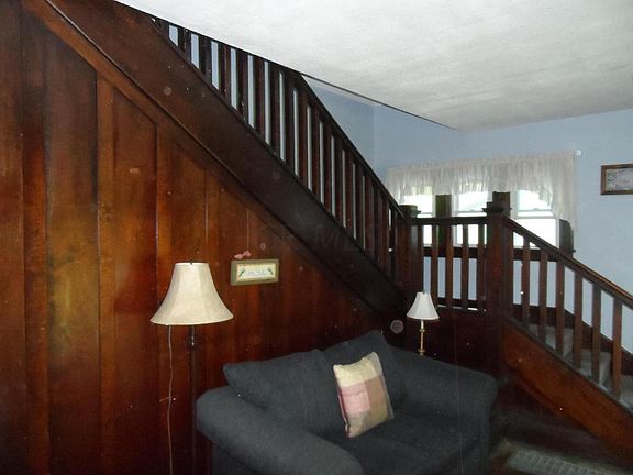 2nd image of 144 Hill St