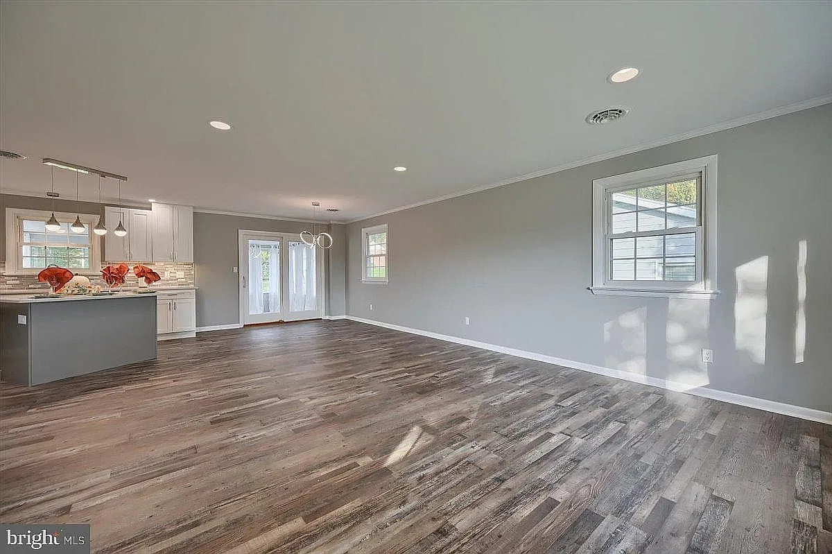 3 bed, 1638 sqft, $2,250 — Photo 3