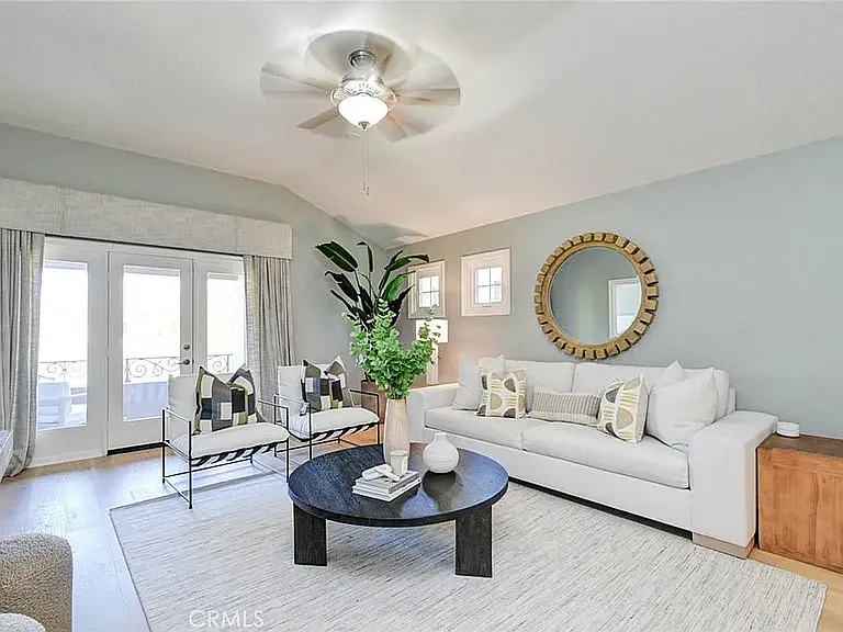 4 bed, 4130 sqft, $9,500 — Photo 4