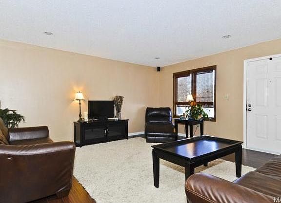 Spacious Living room