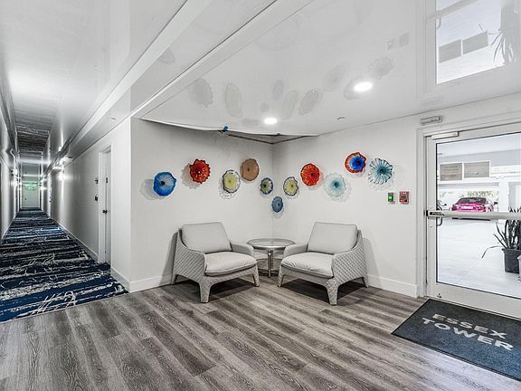 5th image of 340 Sunset Drive #209