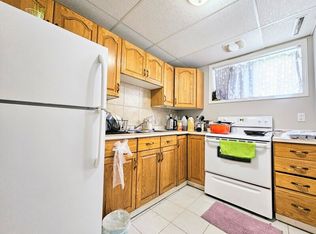 12010 101st St NW, Edmonton, AB T5G 2C1