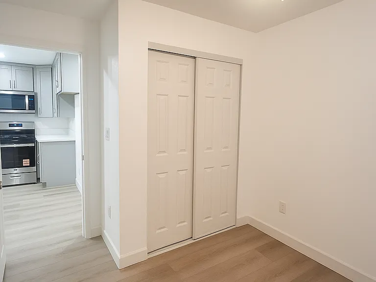 1120 Bahia Ct #D — Photo 2