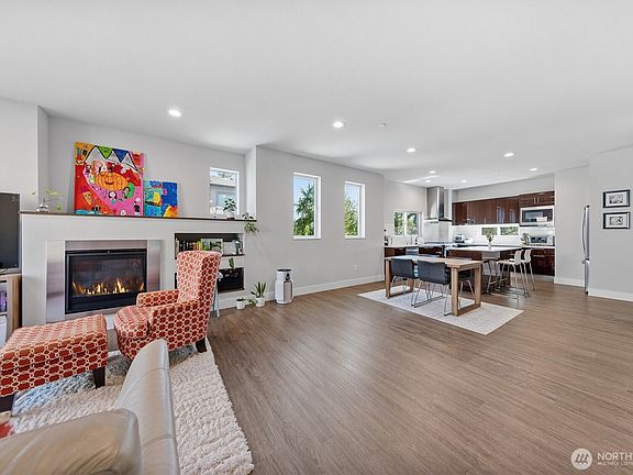 5th image of 508 Heron Walk SE