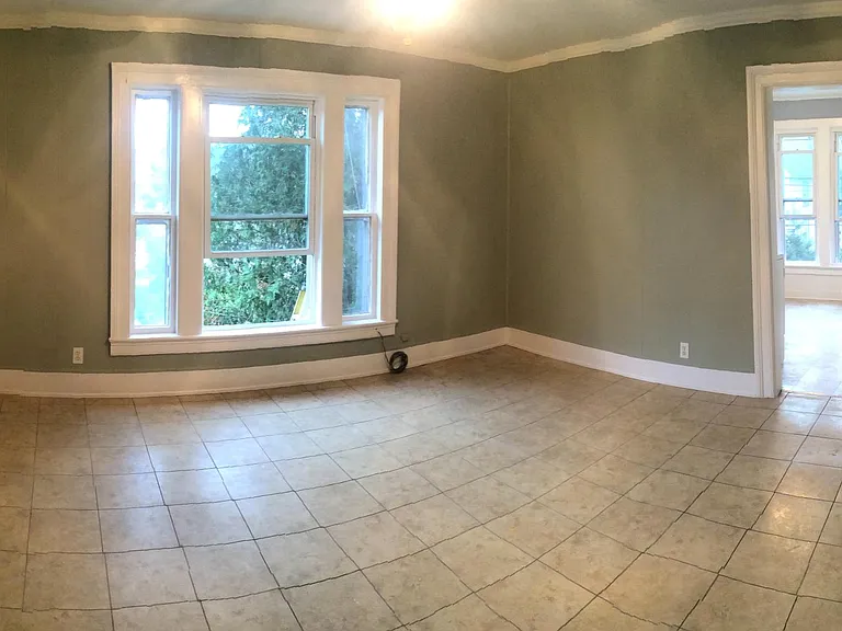12 E Main St #4 — Photo 2