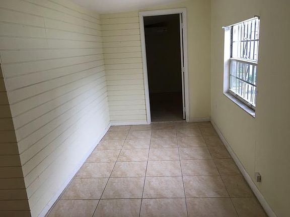 3rd image of 2510 NW 22nd Ct