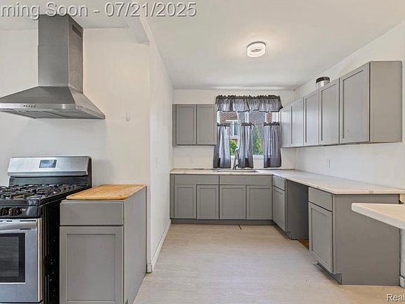 3rd image of 14434 Abington Ave