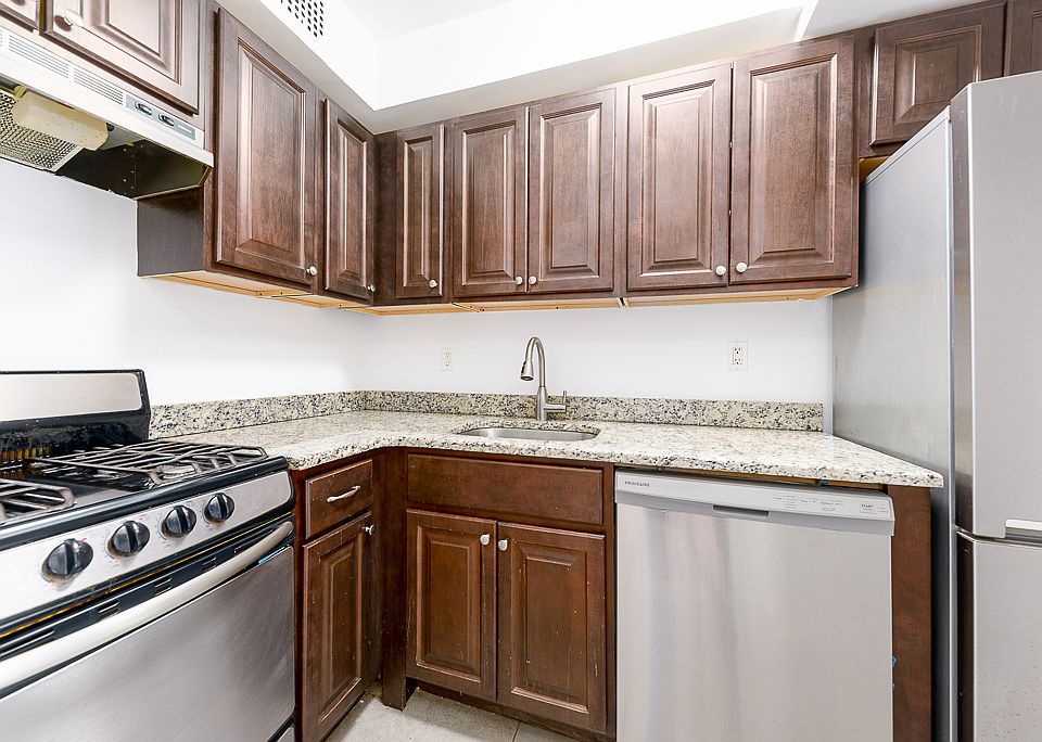 1st image of 3415 Parsons Blvd APT 3F