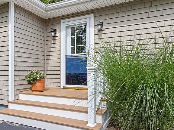 3rd image of 1739 Washington Avenue