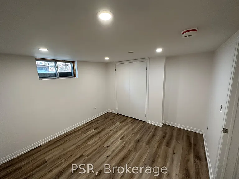 25 Coulson Ave #LOWER — Photo 5