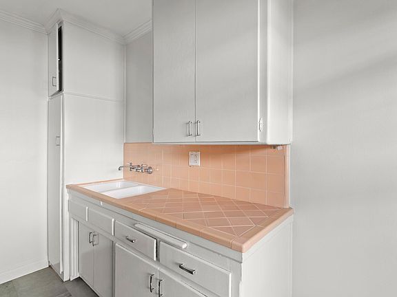 2nd image of 6026 Cadillac Ave #1
