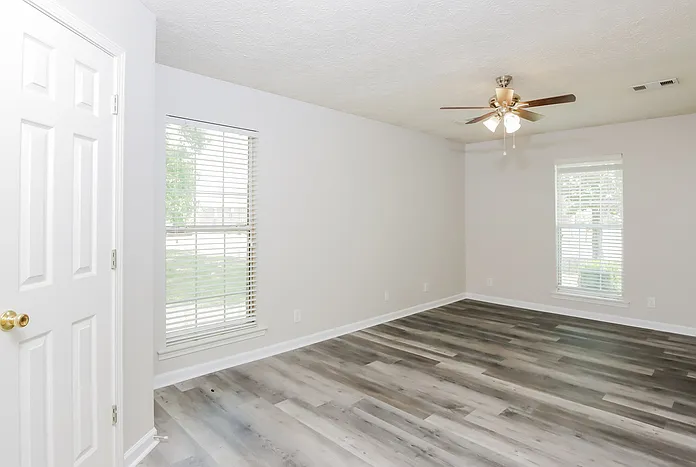 11 N Springfield Dr — Photo 5