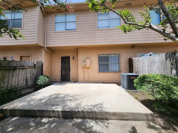 7700 Creekbend Dr, Houston, TX