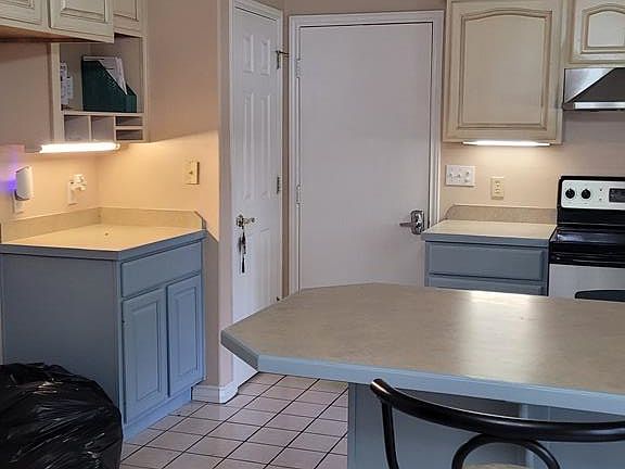 3rd image of 714 Hunter Dr