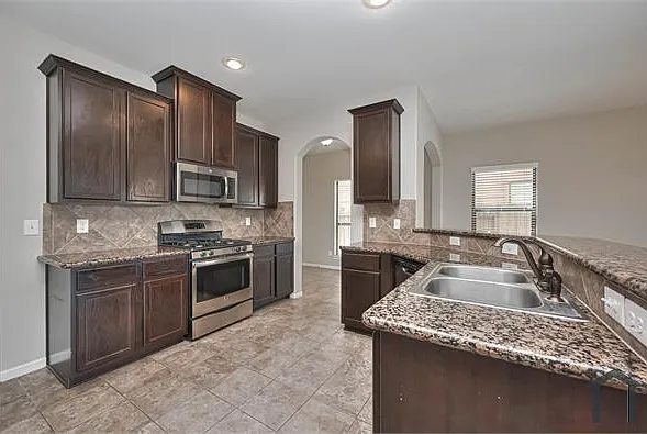 18210 Amalfi Coast Dr — Photo 20