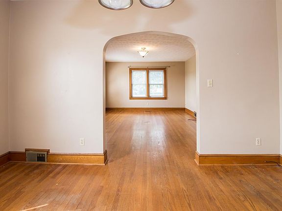 3rd image of 4322 Rawley Pike