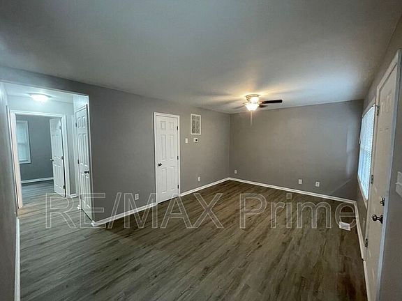 3rd image of 2912 Wesley St #A