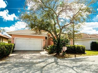 11520 SW 10th Ct, Pembroke Pines, FL 33025