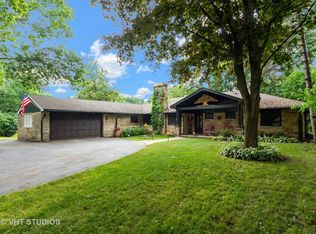1736 S Meacham Rd, Palatine, IL 60067
