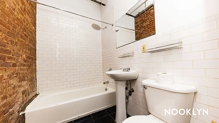 Rented by Nooklyn NYC LLC | media 7