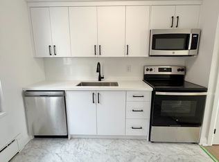 67 Lake Shore Dr #13, Toronto, ON M8V 1Z5