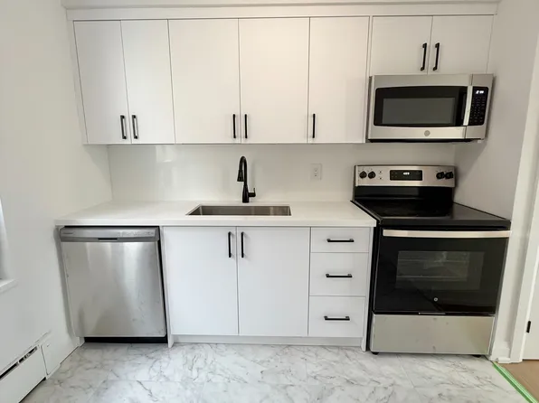 67 Lake Shore Dr #13, Toronto, ON M8V 1Z5